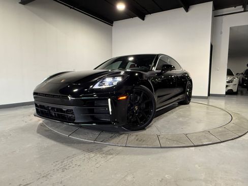 Used 2025 Porsche Panamera 4 image 2