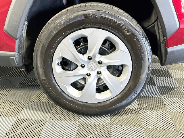 Certified 2024 Toyota RAV4 LE FWD image 29