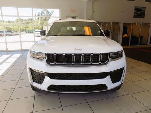 New 2026 Jeep Grand Cherokee L Limited w/ Trailer Tow Package RWD image 2