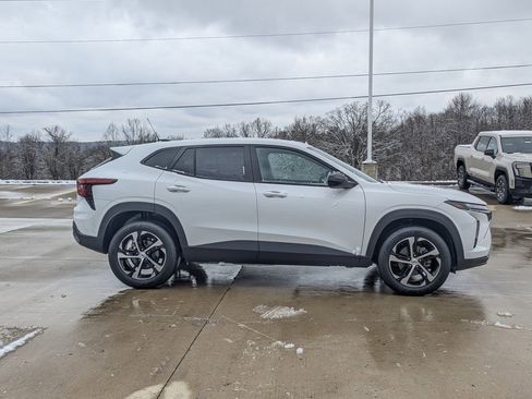 New 2026 Chevrolet Trax RS w/ Driver Confidence Package image 6