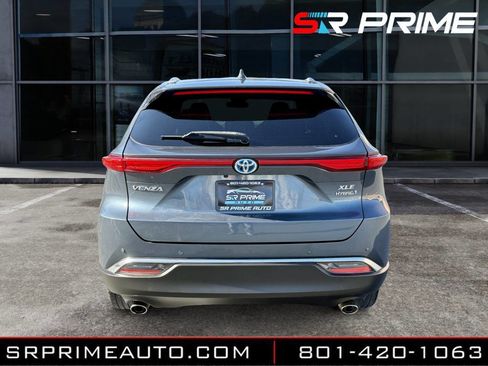 Used 2021 Toyota Venza XLE image 3