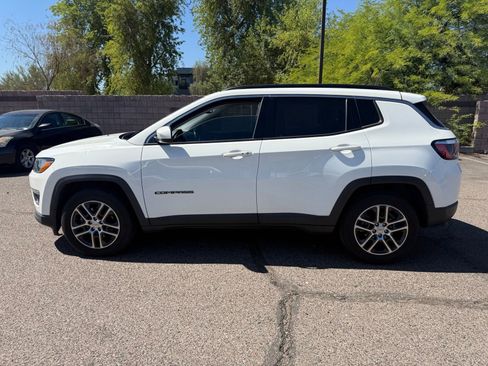 Used 2018 Jeep Compass Latitude w/ Popular Equipment Group FWD image 8