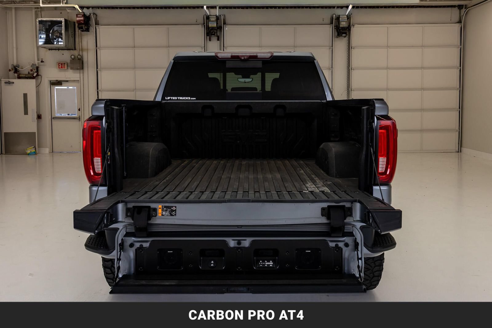 Used 2020 GMC Sierra 1500 AT4 w/ AT4 Premium Package AWD/4WD image 8