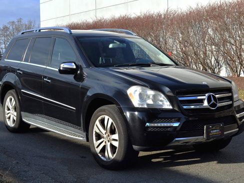 Used 2010 Mercedes-Benz GL 450 4MATIC image 3
