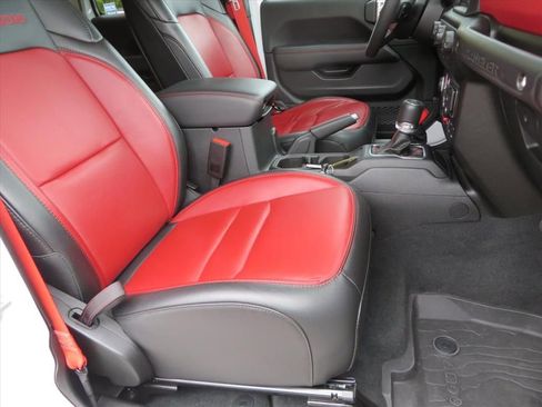 Used 2023 Jeep Wrangler Unlimited Rubicon 4xe image 12