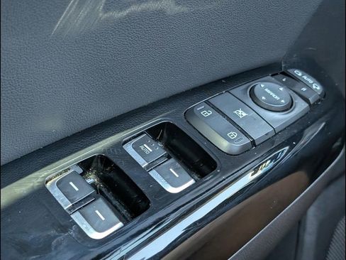 Used 2021 Kia Sportage EX FWD image 11