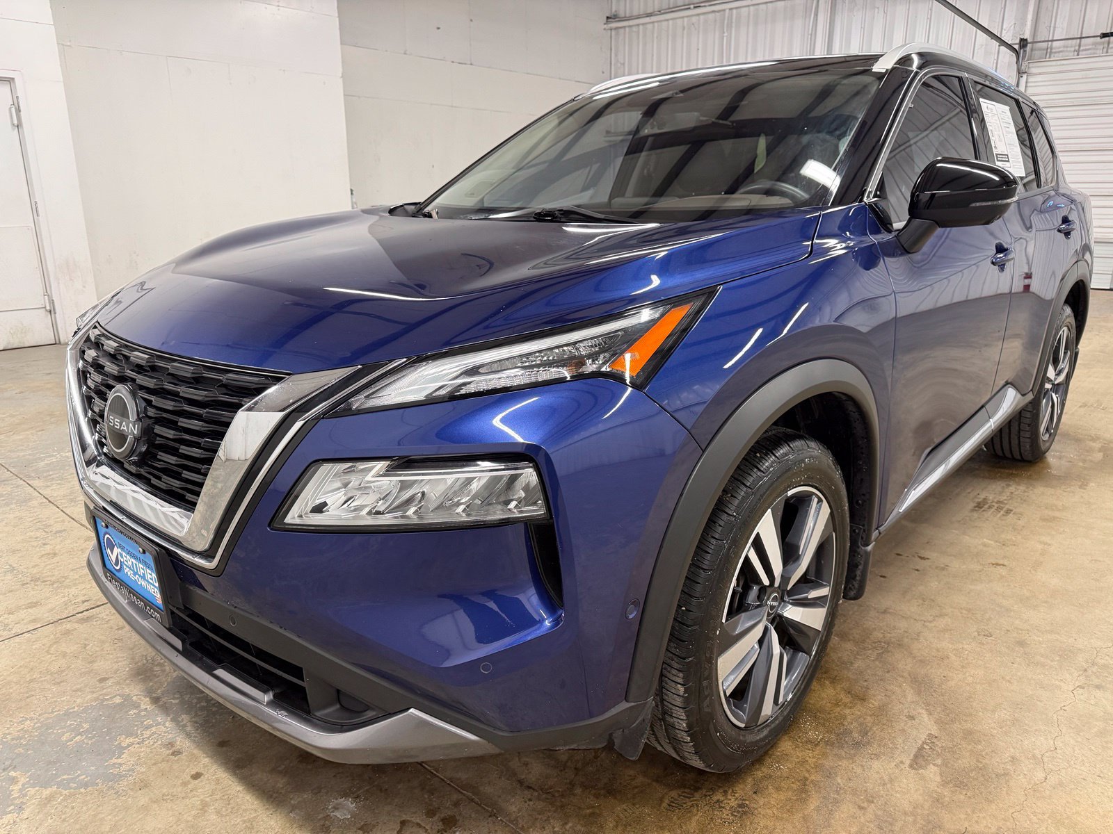 Used 2023 Nissan Rogue SL w/ SL Premium Package FWD image 3