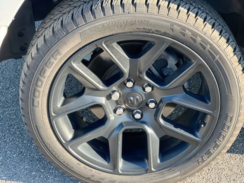 Used 2022 RAM 1500 Laramie image 11