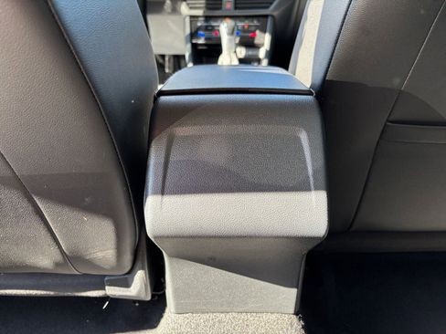 Used 2025 Volkswagen Jetta SE image 24