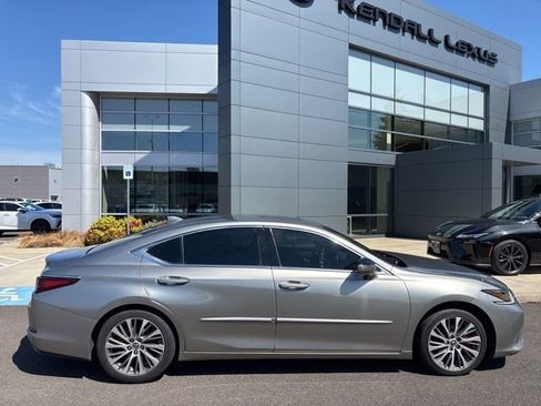 Used 2019 Lexus ES 350 w/ Premium Package FWD image 3