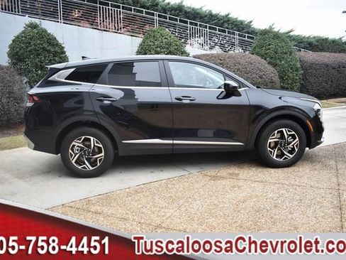 Used 2024 Kia Sportage LX image 11