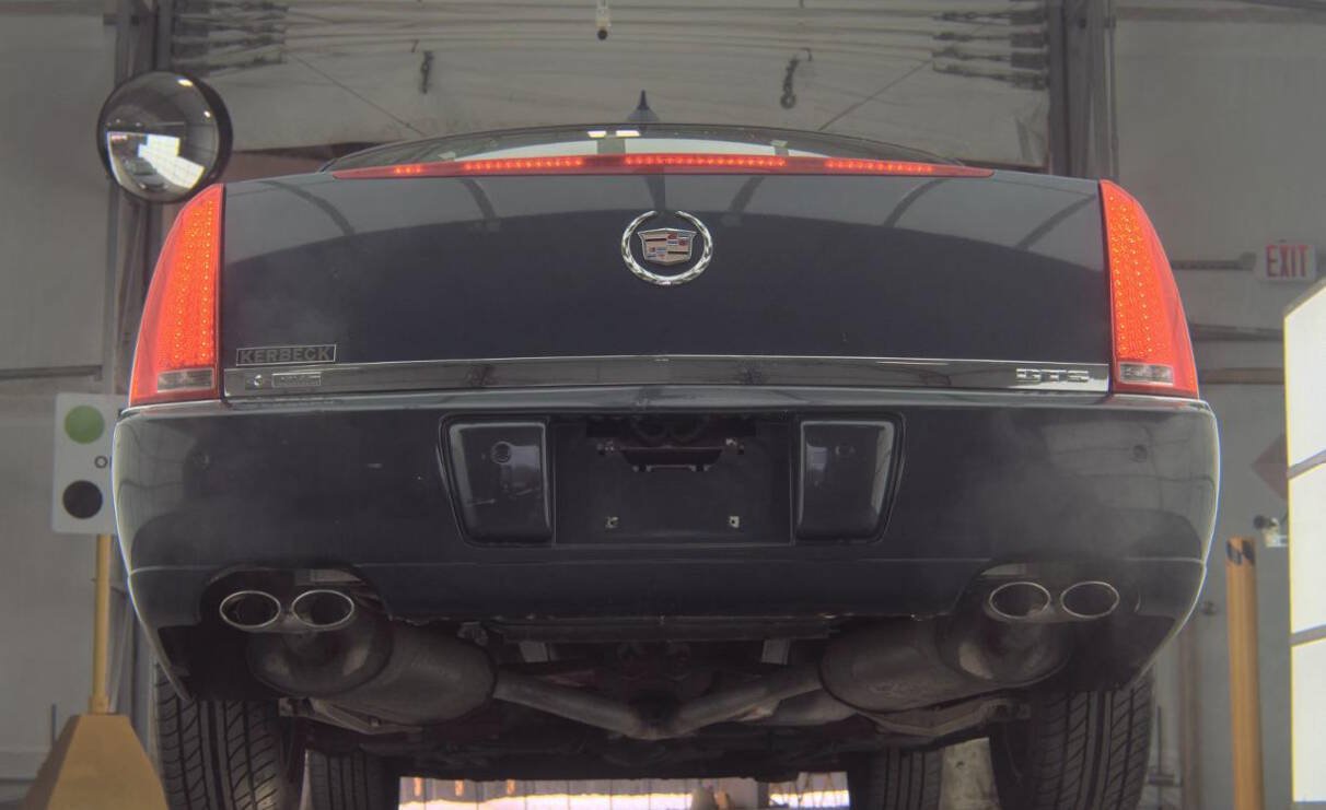 Used 2009 Cadillac DTS FWD image 17
