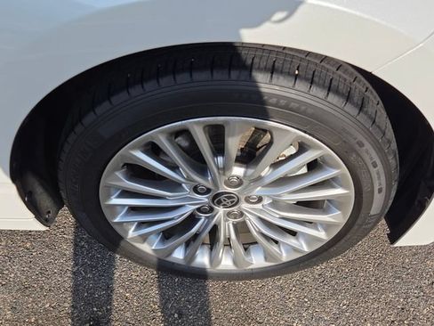 Used 2020 Toyota Avalon Limited w/ Advanced Safety Package FWD image 16