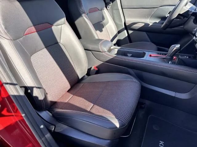 Certified 2025 Nissan Kicks SR FWD image 26