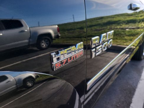 Used 2015 RAM 1500 Limited image 9