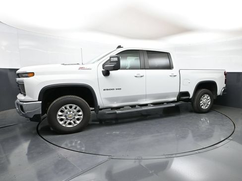 Used 2025 Chevrolet Silverado 2500 LT AWD/4WD image 31