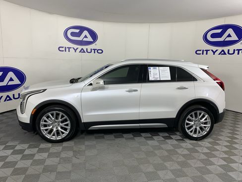 Used 2020 Cadillac XT4 Premium Luxury w/ Enhanced Visibility Package AWD/4WD image 6