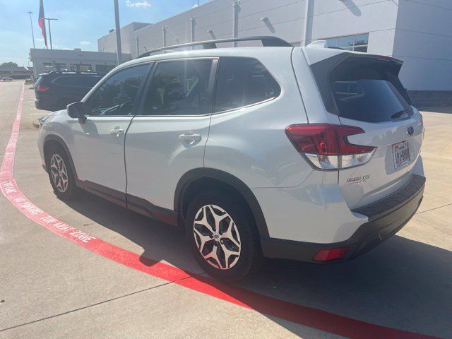Used 2019 Subaru Forester Premium w/ All-Weather Package AWD/4WD image 4