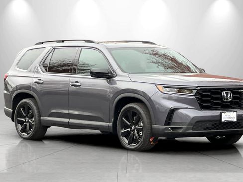 New 2025 Honda Pilot Black Edition image 9