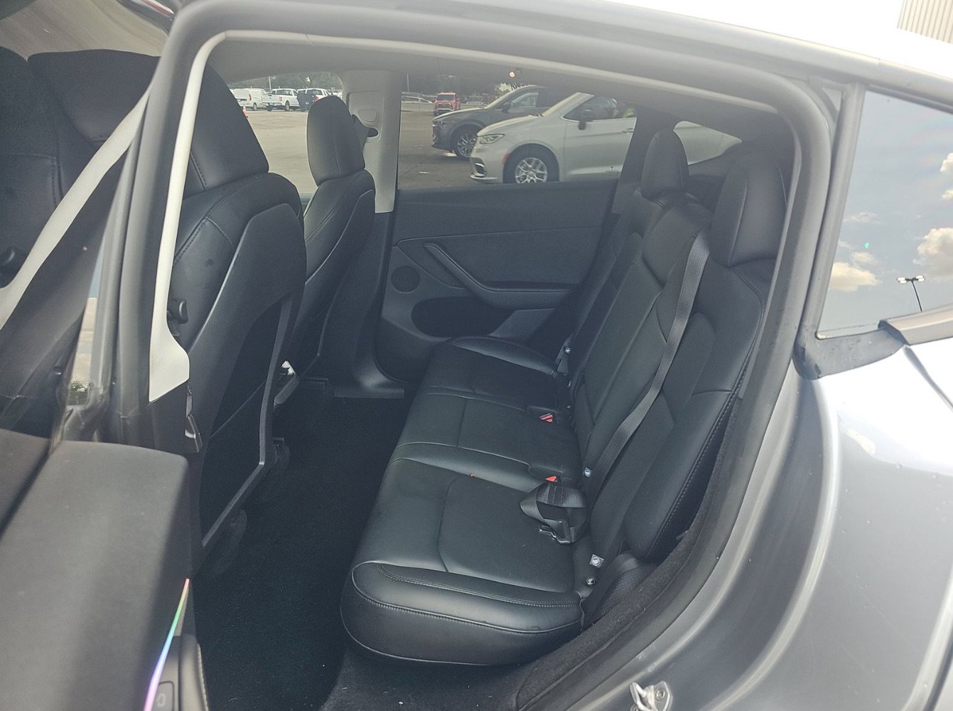 Used 2025 Tesla Model Y Long Range RWD image 8