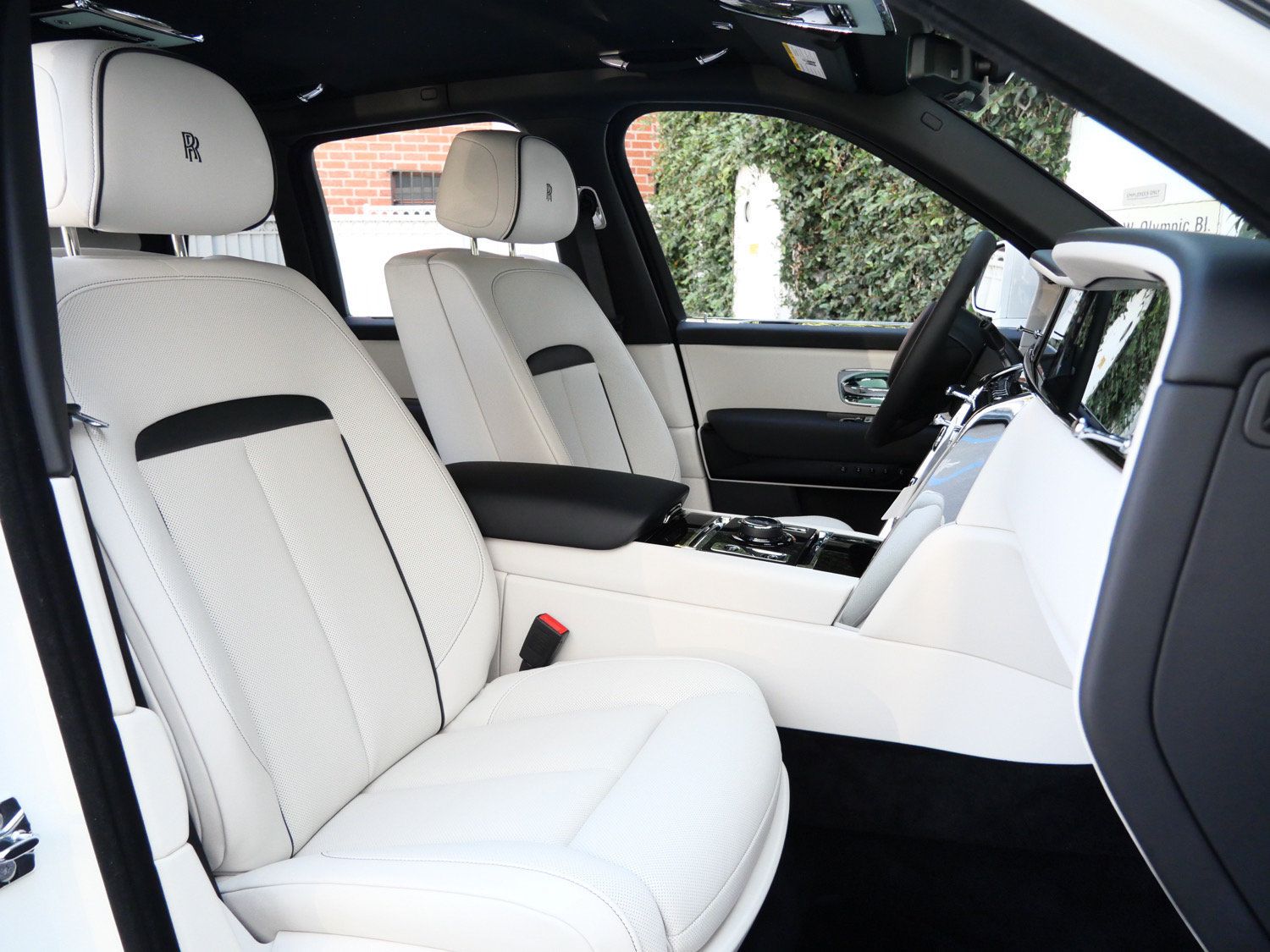 Certified 2025 Rolls-Royce Cullinan AWD/4WD image 28