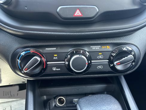 Used 2022 Kia Soul LX w/ Technology Package FWD image 16