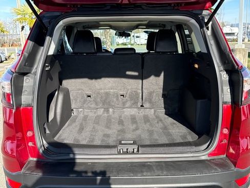 Used 2018 Ford Escape SE w/ SE Sport Appearance Package image 18