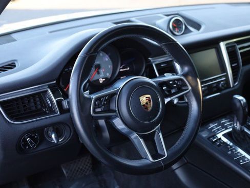 Used 2016 Porsche Macan S image 23