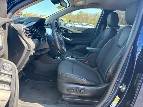 Used 2022 Buick Encore GX Select AWD/4WD image 18