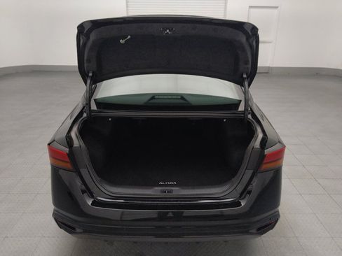 Used 2025 Nissan Altima 2.5 SV FWD image 29