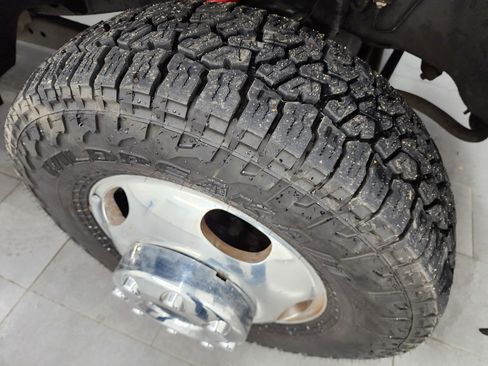 Used 2017 Ford F350 Lariat w/ Lariat Ultimate Package image 3