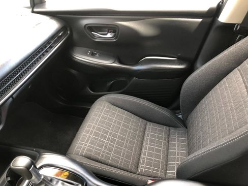 Used 2025 Honda HR-V LX image 27