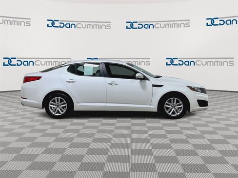 Used 2011 Kia Optima LX w/ Convenience Pkg image 9