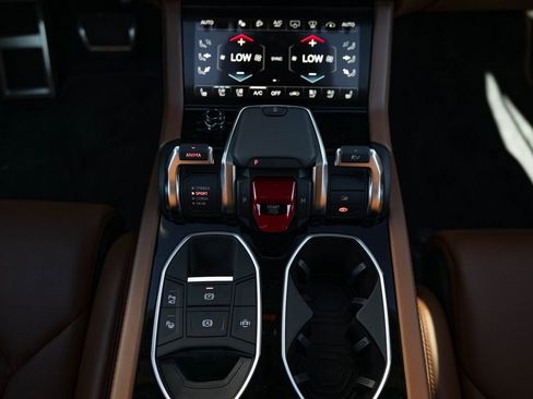 New 2025 Lamborghini Urus SE image 32