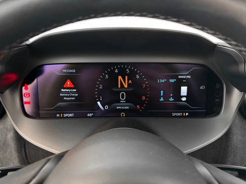 Used 2024 McLaren 750S Spider RWD image 9