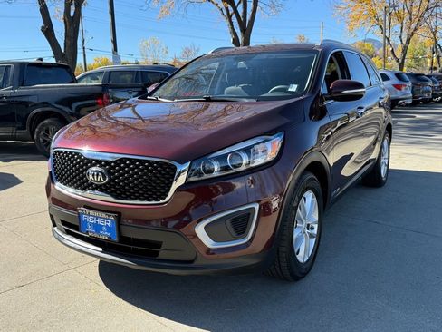 Used 2018 Kia Sorento LX image 8