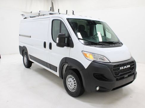 Used 2025 RAM ProMaster 2500 w/ Safety Group FWD image 20