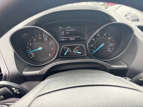Used 2019 Ford Escape SE FWD image 14