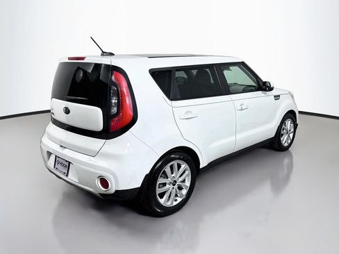 Used 2018 Kia Soul + w/ + Primo LIT Package FWD image 7