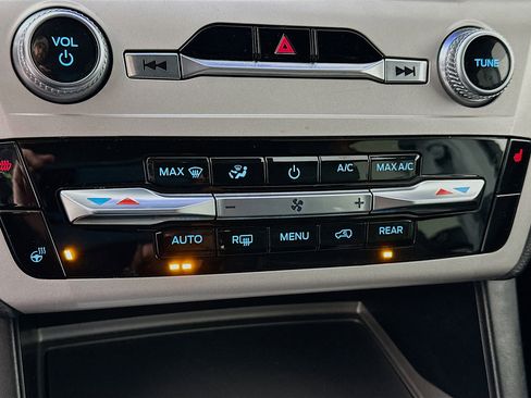 Used 2023 Ford Explorer XLT w/ Equipment Group 202A image 23