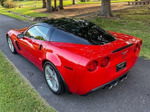 Used 2007 Chevrolet Corvette Z06 w/ Preferred Equipment Group RWD image 19