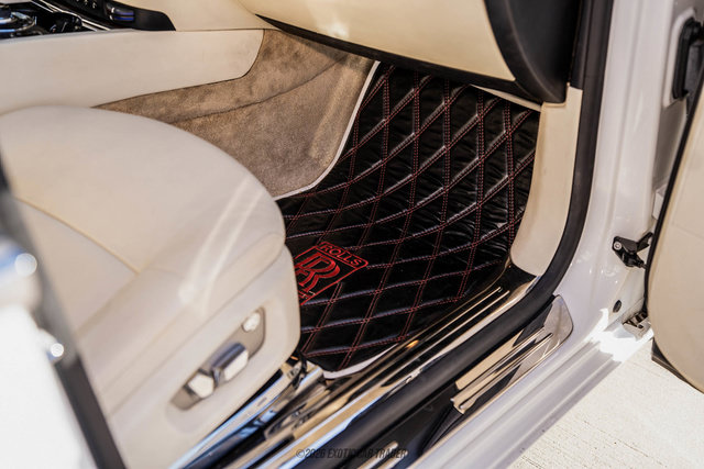 Used 2013 Rolls-Royce Ghost RWD image 64