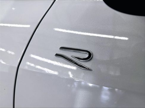 Certified 2026 Volkswagen Tiguan SE R-Line FWD image 30