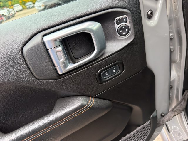 Used 2021 Jeep Gladiator Mojave AWD/4WD image 13