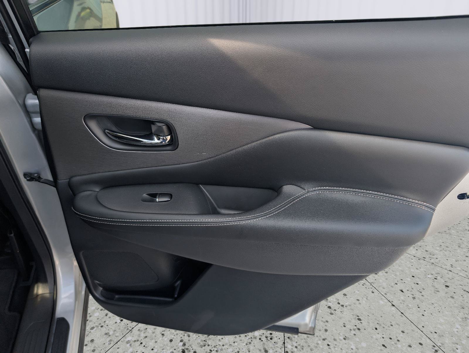 Used 2024 Nissan Murano SL w/ Cargo Package FWD image 17