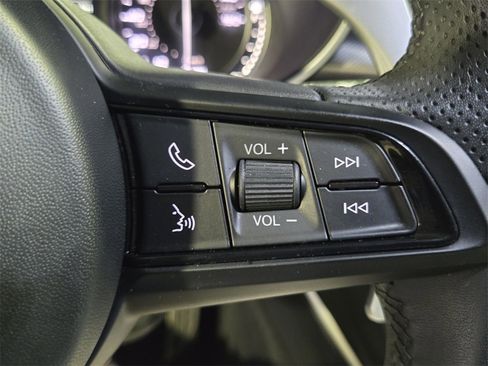 Used 2023 Alfa Romeo Stelvio Veloce image 24