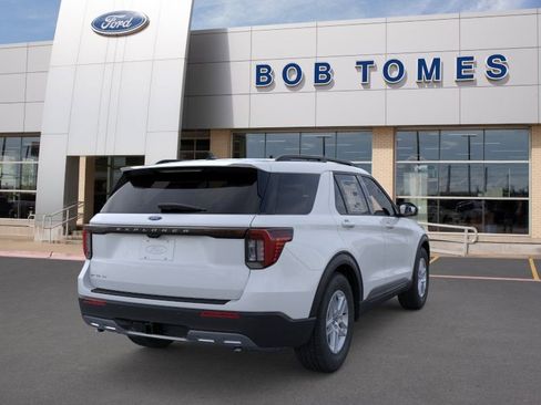 New 2026 Ford Explorer Active RWD image 8