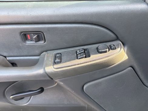 Used 2003 Chevrolet Silverado 2500 LS w/ Skid Plate Package image 10