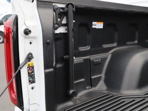 Used 2025 GMC Sierra 1500 SLT image 10