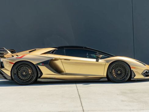 Used 2020 Lamborghini Aventador SVJ AWD/4WD image 8